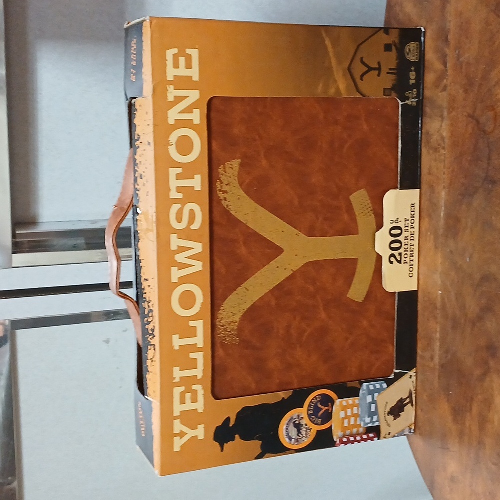 Yellowstone Poker Set 200 Piece Limited Release Edition  Brand New With Case